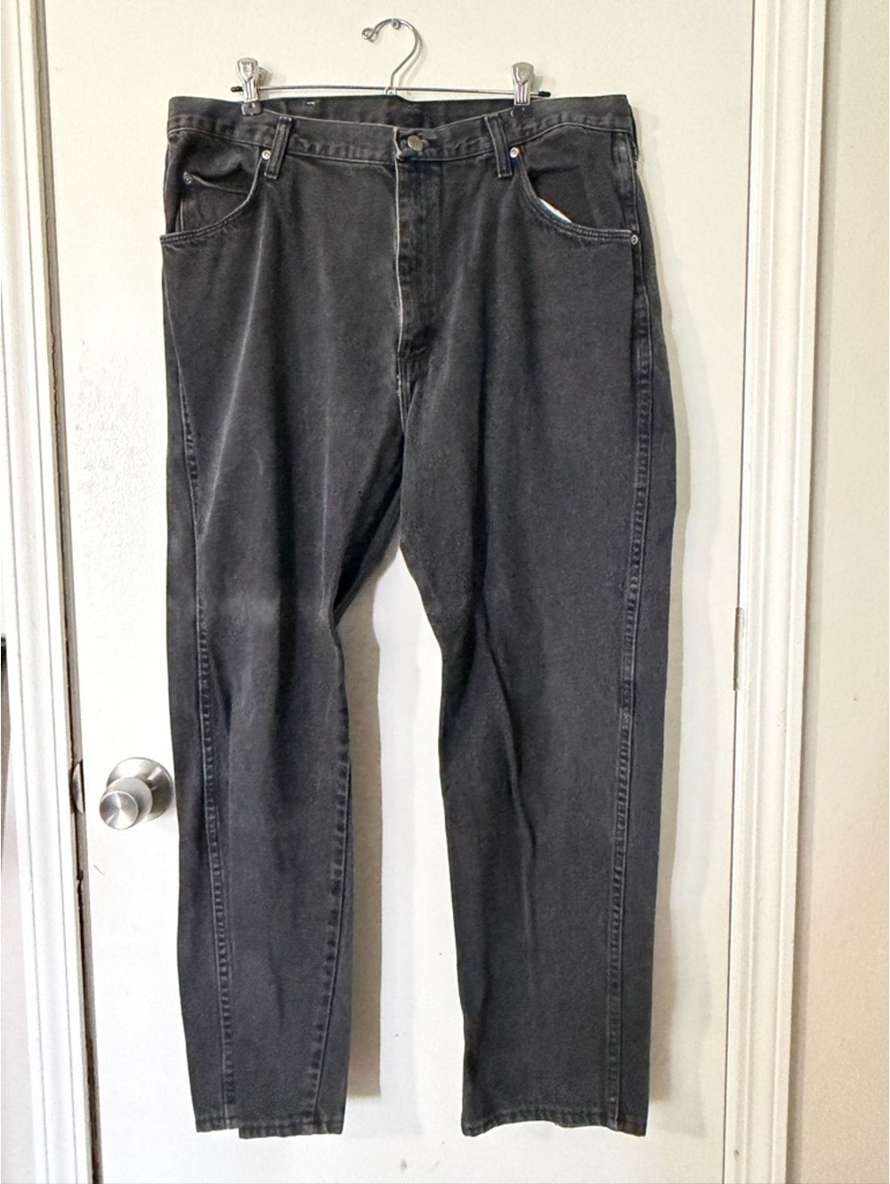 Men's Wrangler 38x32 Black Classic Straight Jeans Tote2